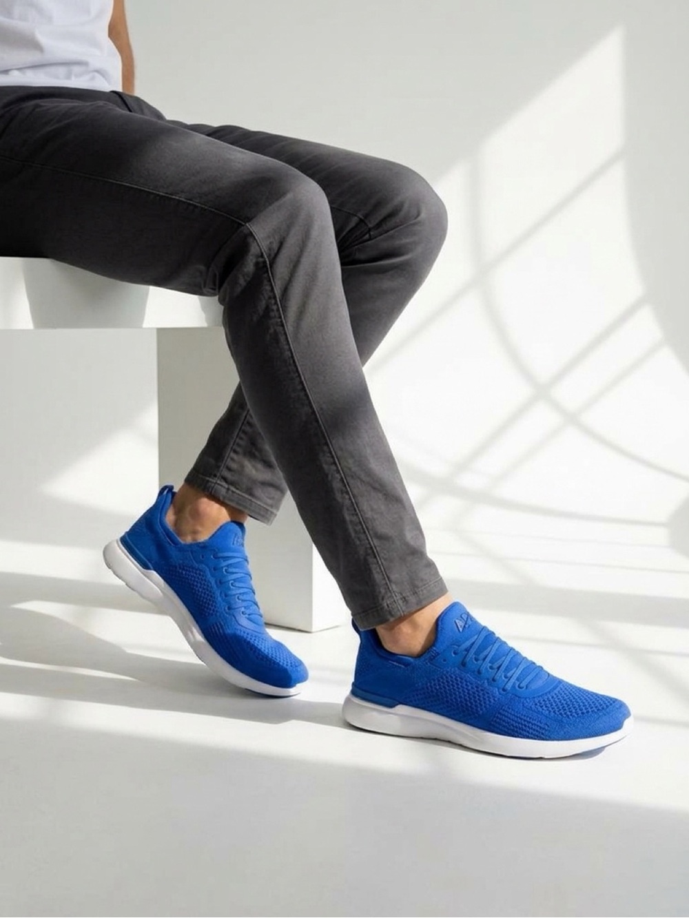 APL Men's TechLoom Tracer Knit Training Sneakers Cobalt Blue Size 8 New